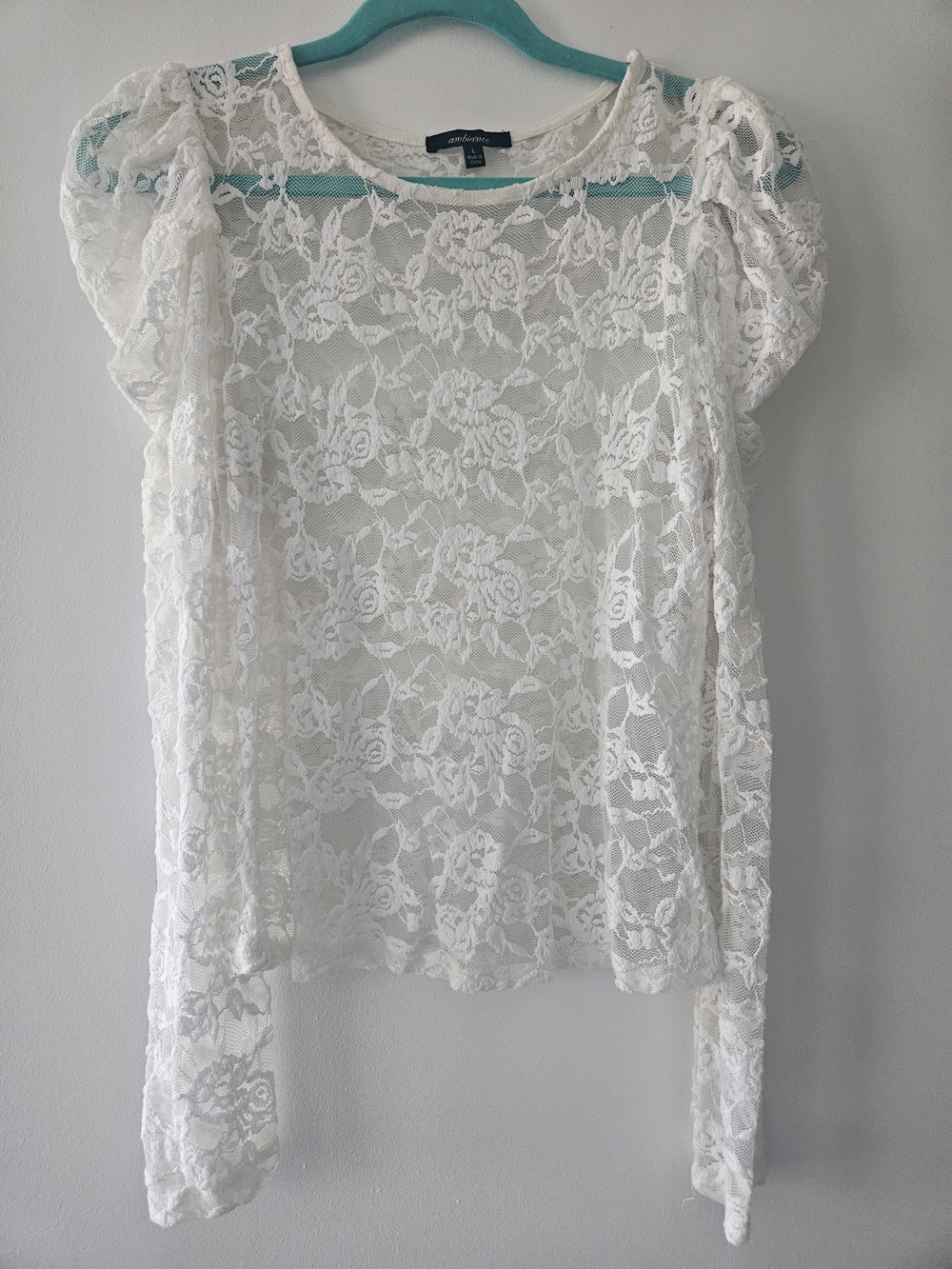 Amethyst Jeans Cream Lace Puff-Sleeve Blouse